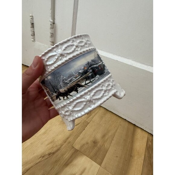 Limited Edition “Heavenly Night” Winter Scene Ceramic Holder – Kevin Daniel - Picture 9 of 12